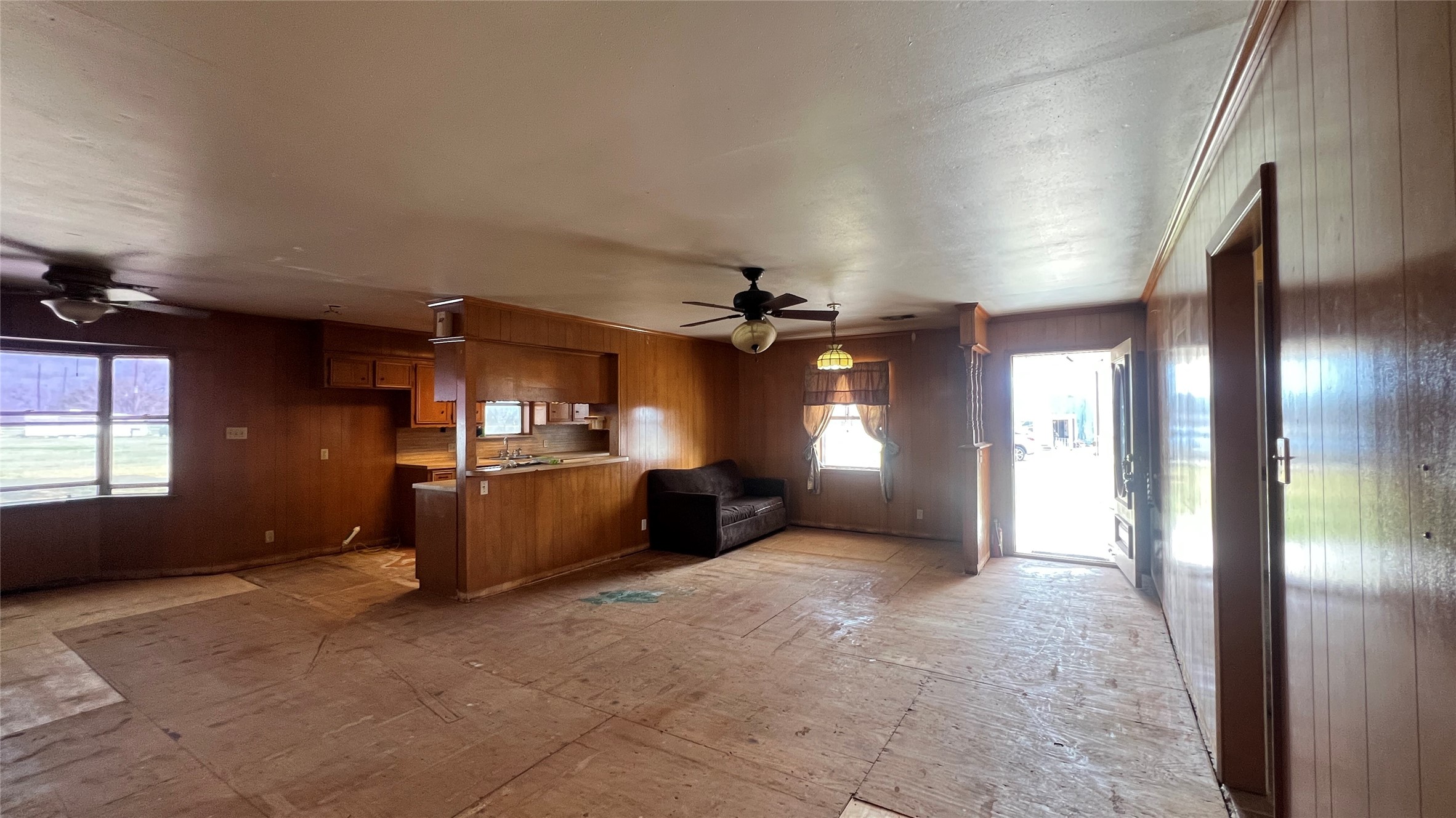 1421 Highway 36 Rosenberg, TX 77471 - Photo 5 of 44 Living room