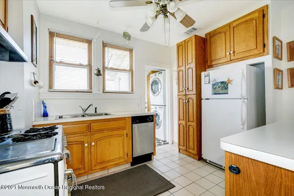 $3,500 | 15 Riverview Road, Monmouth Beach, NJ 07750