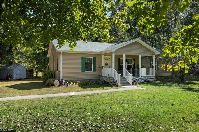 $265,000 | 170 Garrett Lane, Thomasville, NC 27360