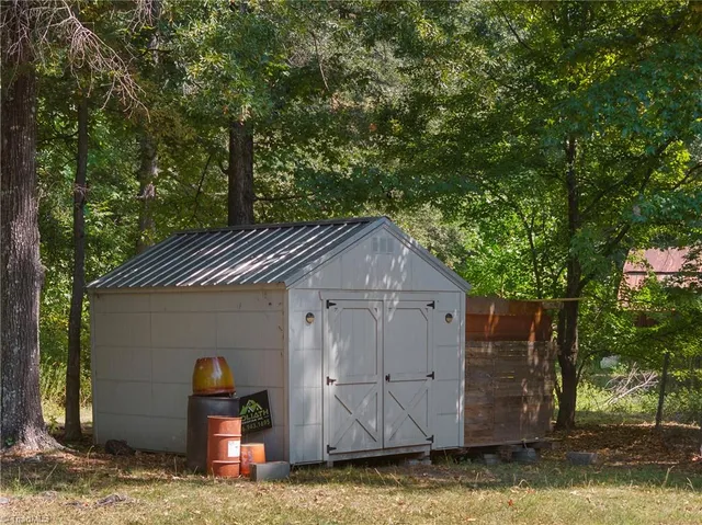 $265,000 | 170 Garrett Lane, Thomasville, NC 27360