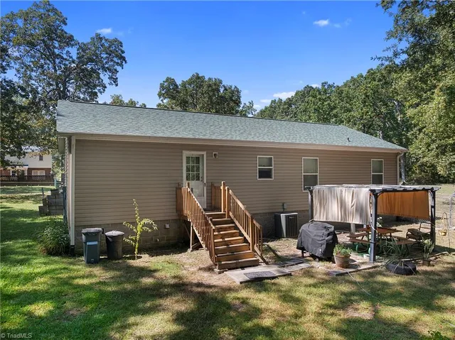 $265,000 | 170 Garrett Lane, Thomasville, NC 27360
