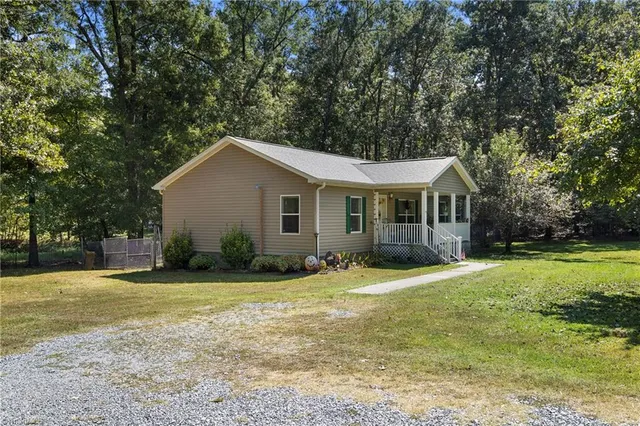 $265,000 | 170 Garrett Lane, Thomasville, NC 27360