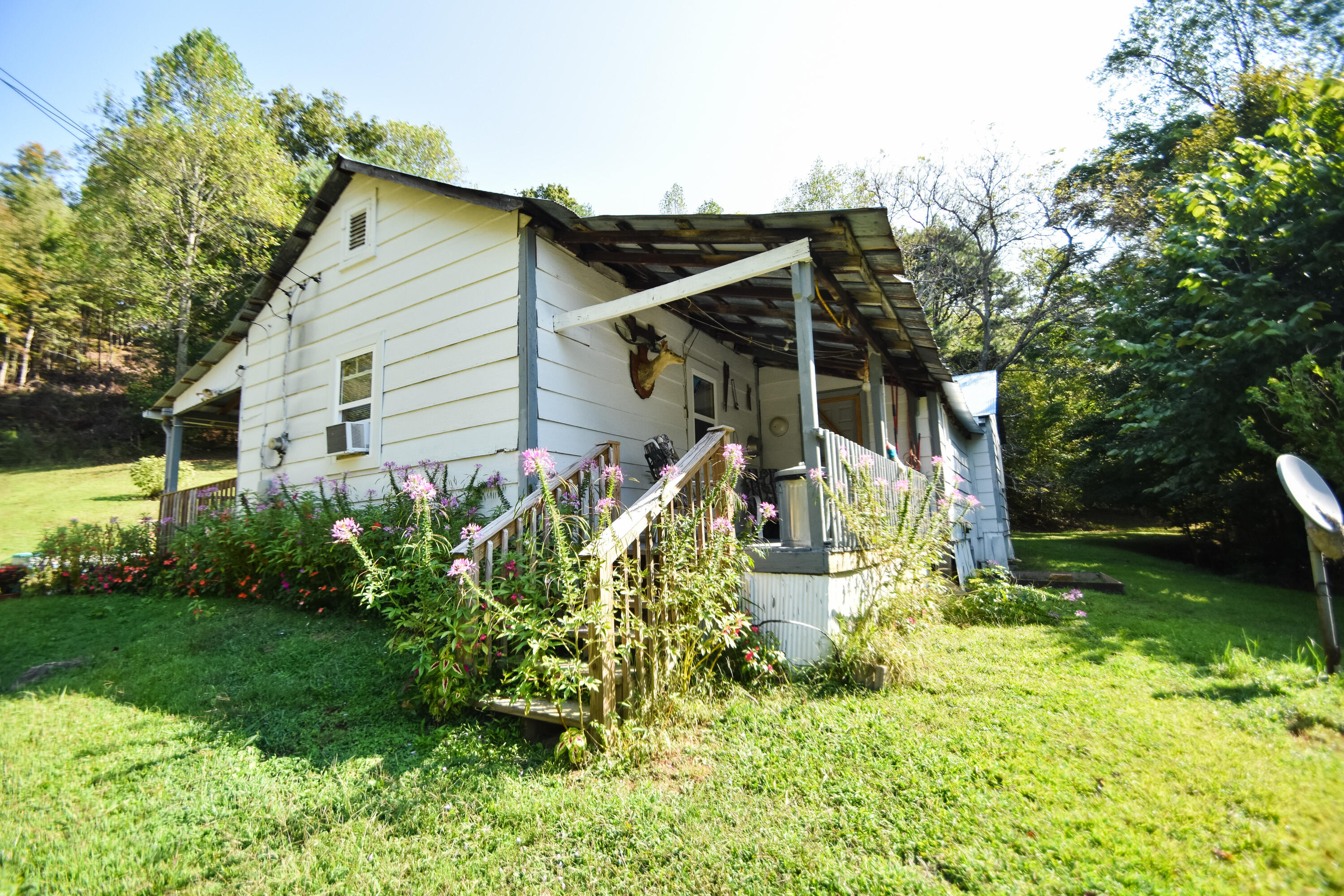 284 Happy Top Road McKee, KY 40447 - Photo 1 of 22 DSC_4095