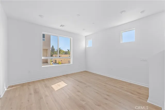 $519,990 | 9423 1/2 North Sepulveda Boulevard, Unit 6, North Hills, CA 91343