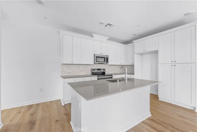 $519,990 | 9423 1/2 North Sepulveda Boulevard, Unit 6, North Hills, CA 91343