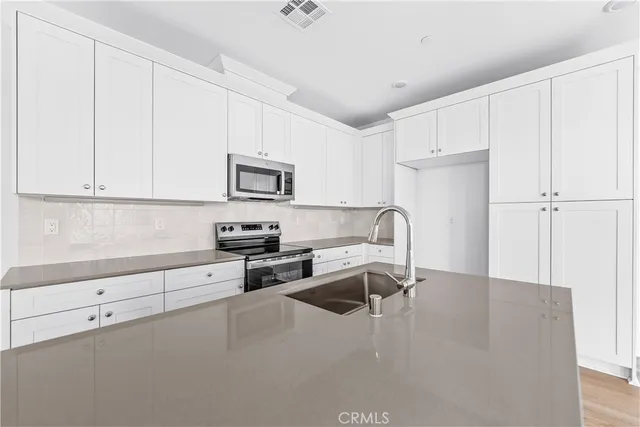 $519,990 | 9423 1/2 North Sepulveda Boulevard, Unit 6, North Hills, CA 91343