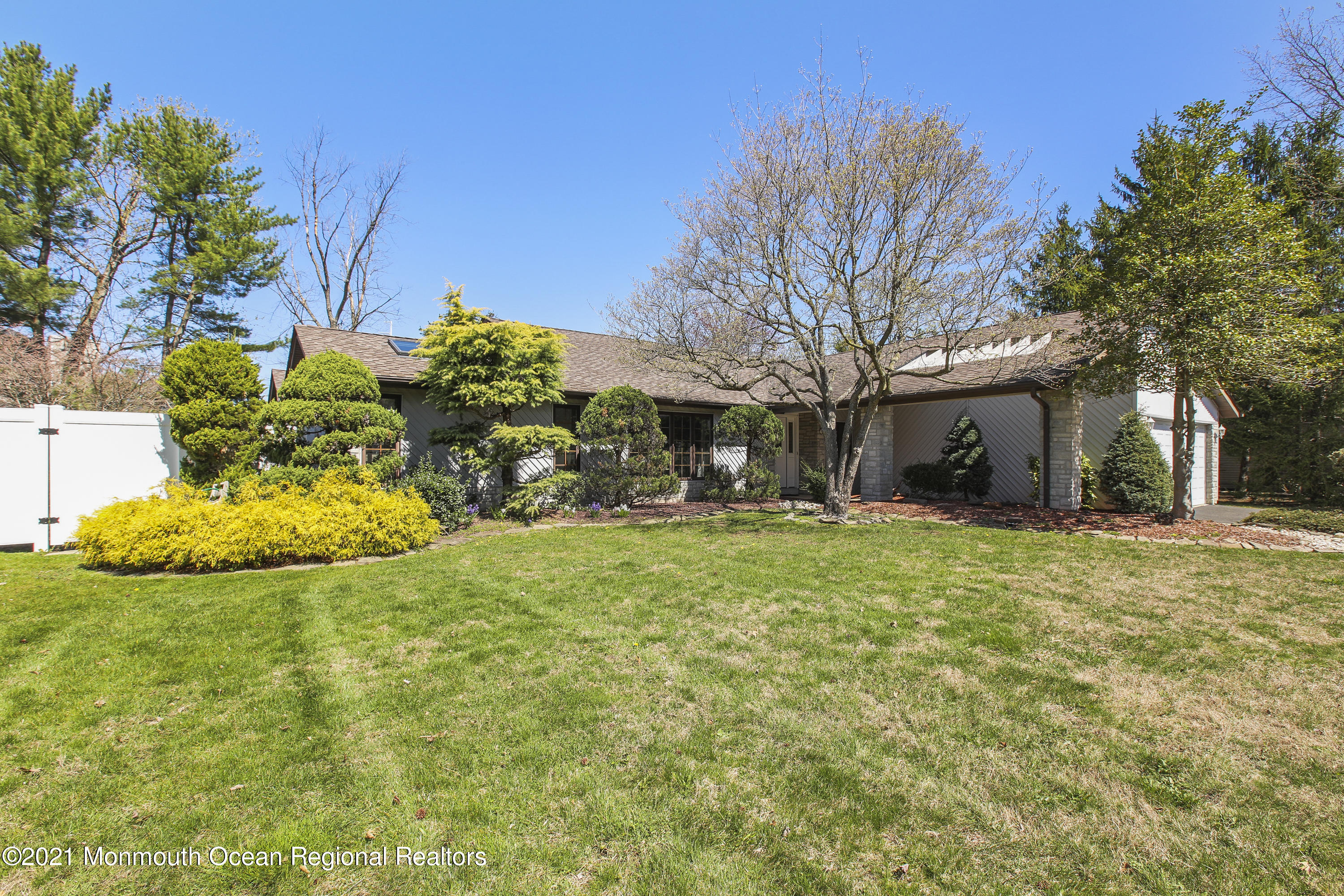 106 Vermont Court Matawan, NJ 07747 - Photo 2 of 29 5W5A8287