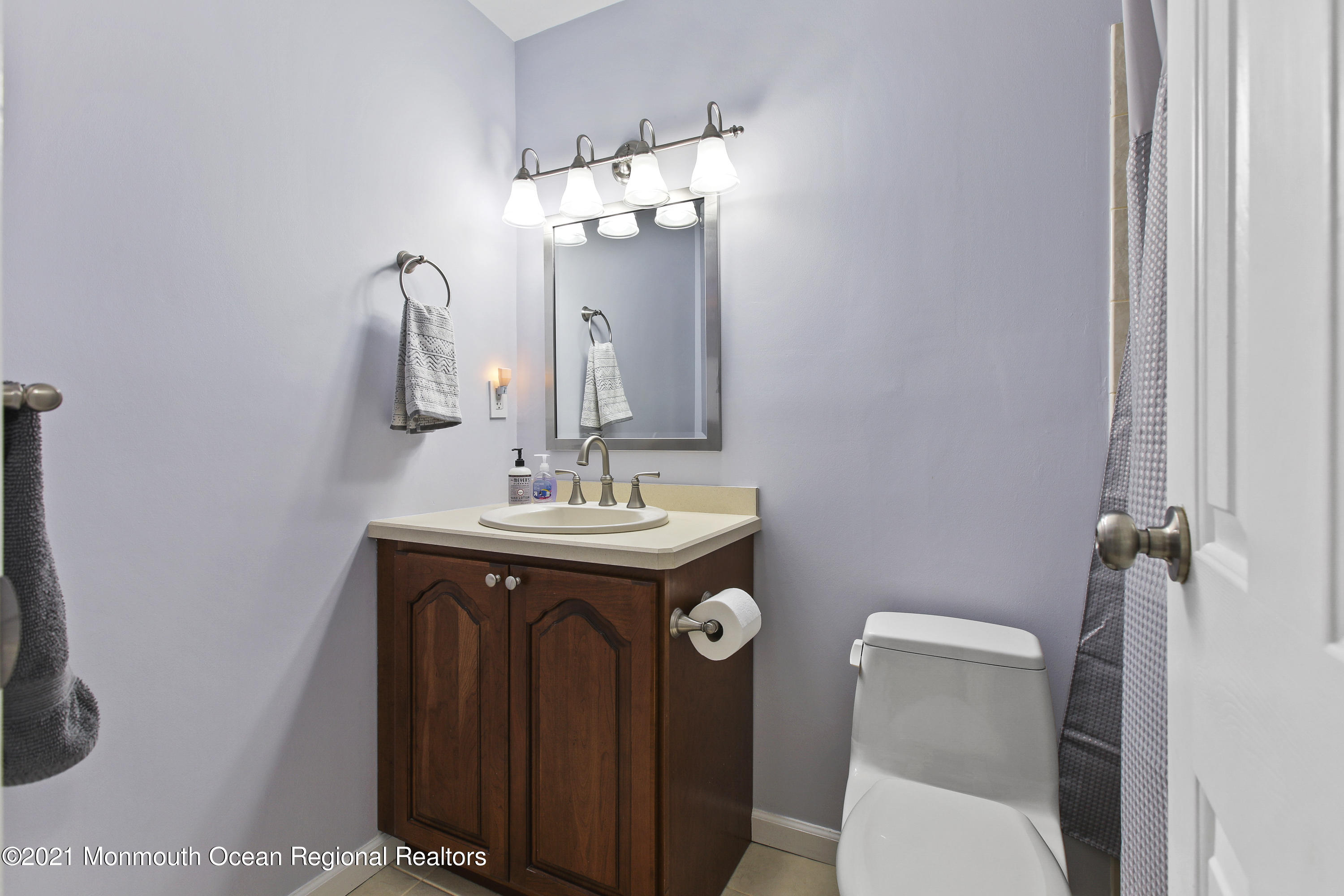 106 Vermont Court Matawan, NJ 07747 - Photo 16 of 29 5W5A8197