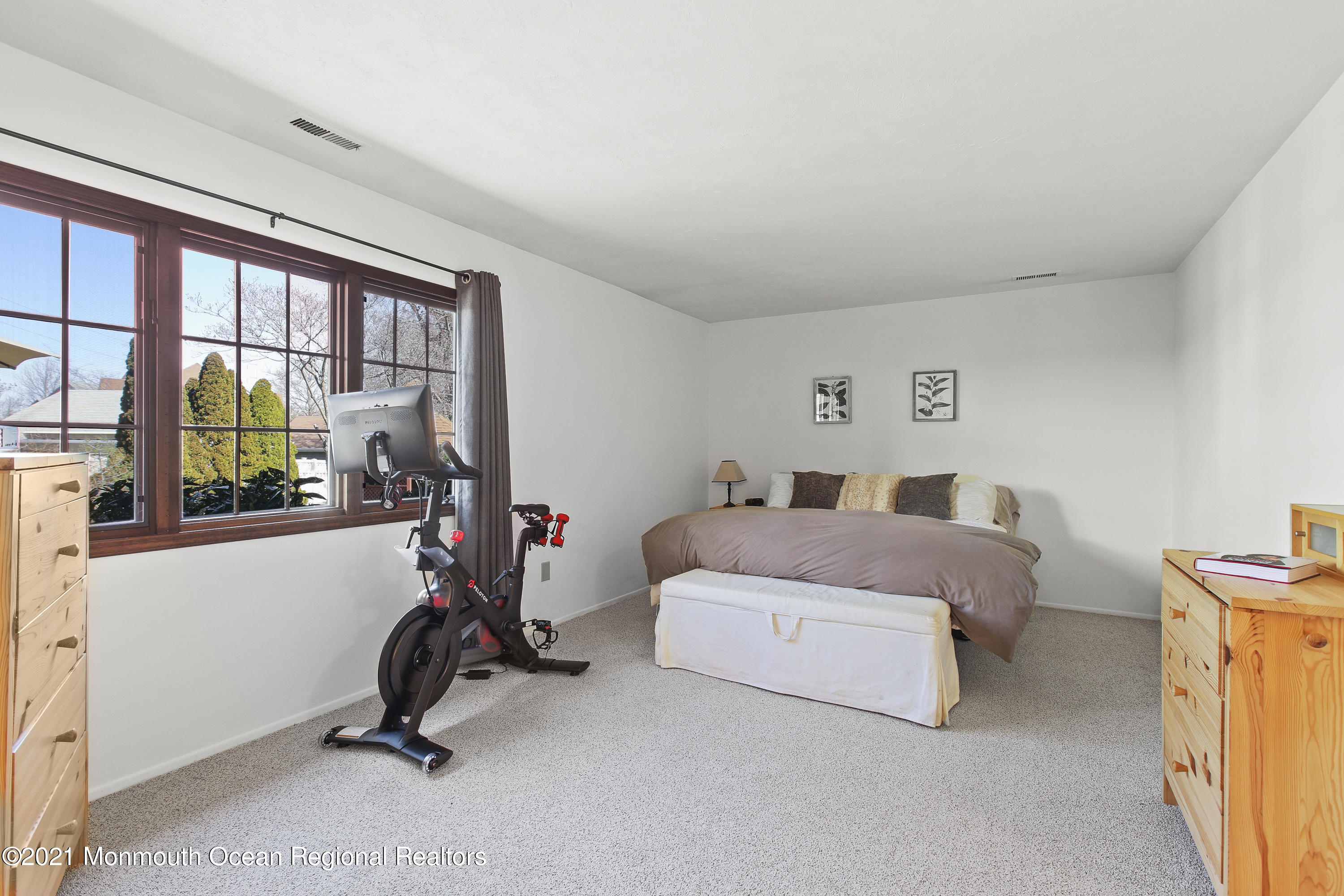 106 Vermont Court Matawan, NJ 07747 - Photo 20 of 29 5W5A8228