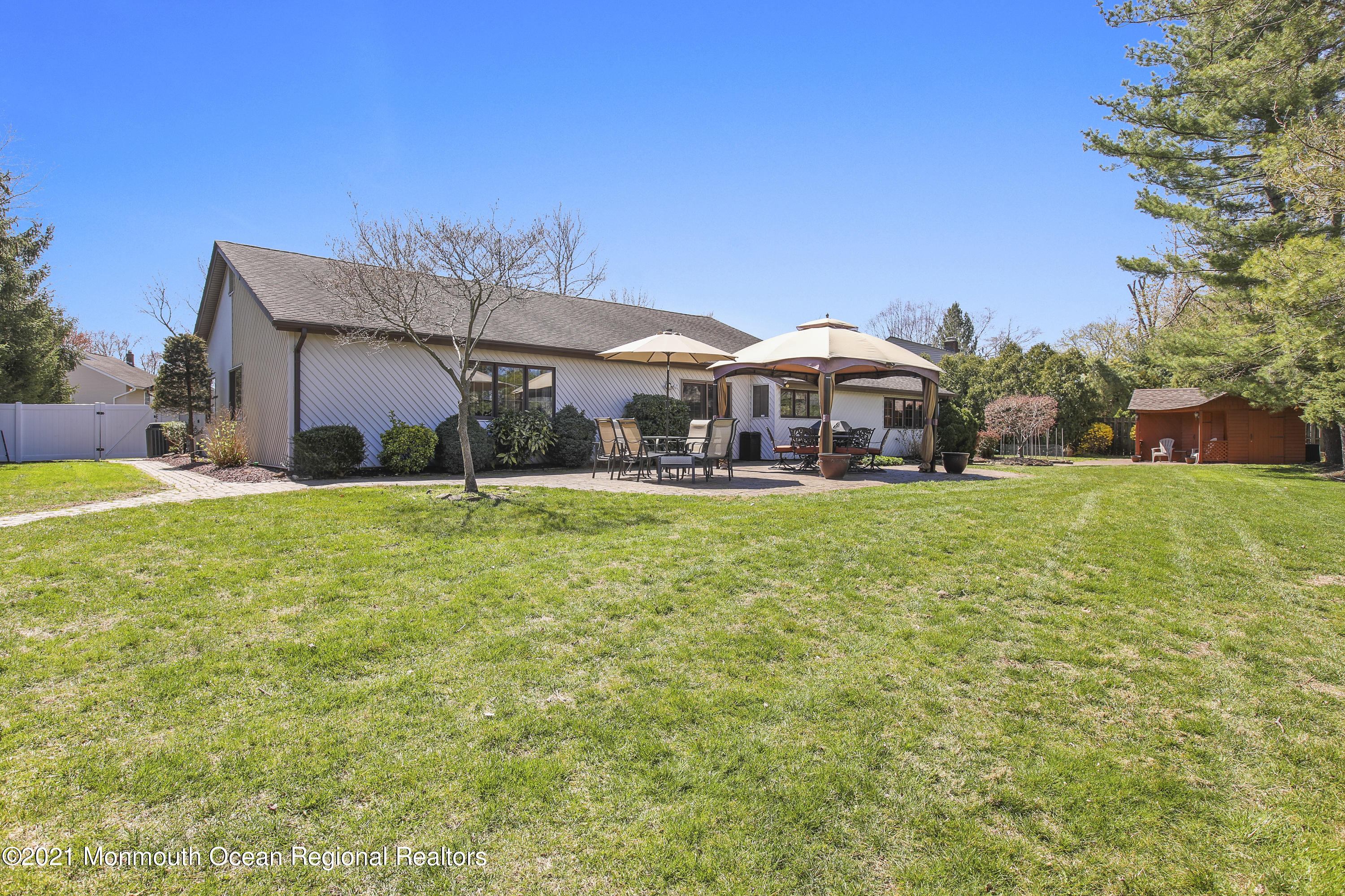 106 Vermont Court Matawan, NJ 07747 - Photo 29 of 29 5W5A8322