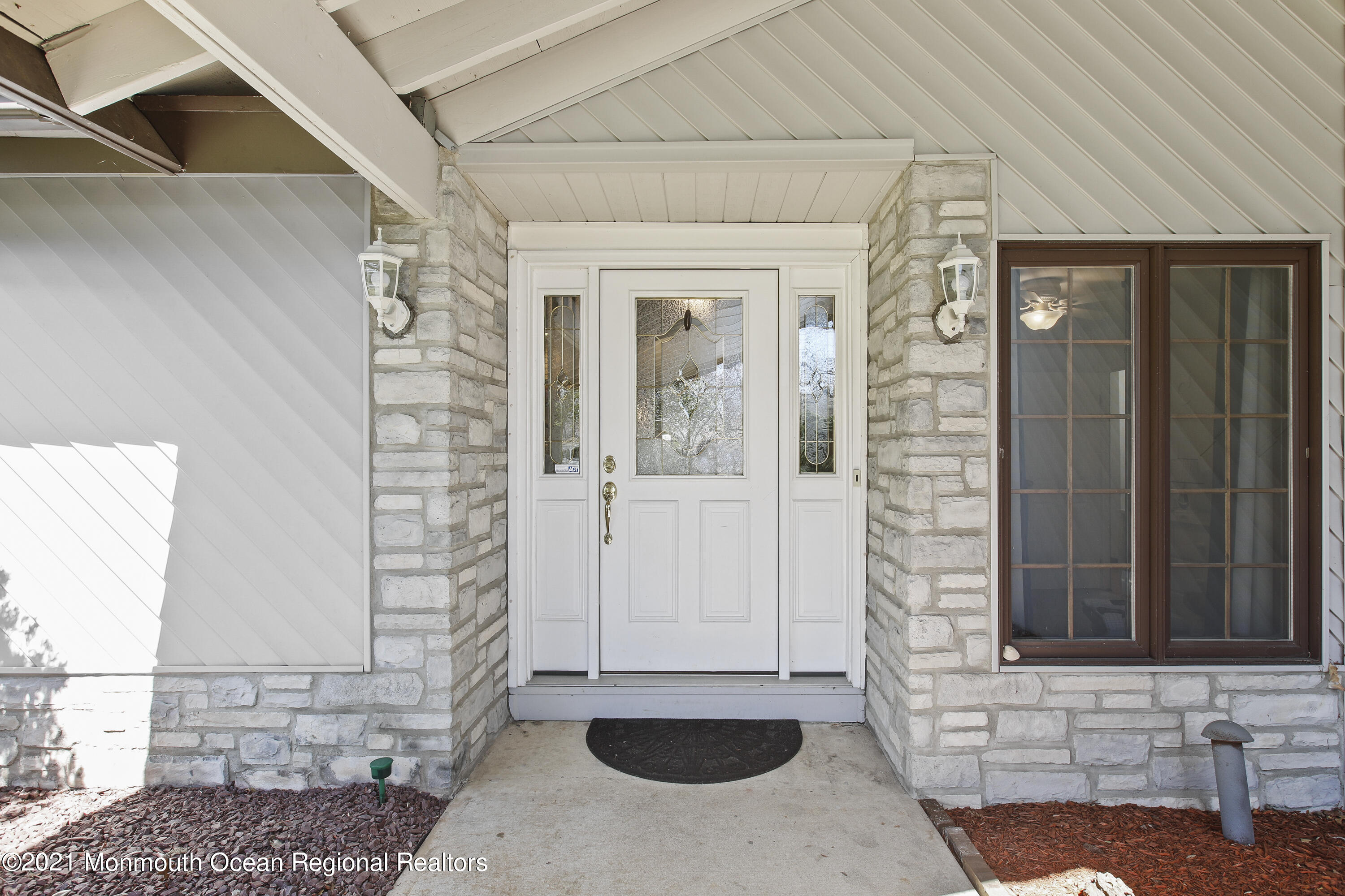 106 Vermont Court Matawan, NJ 07747 - Photo 4 of 29 5W5A8262