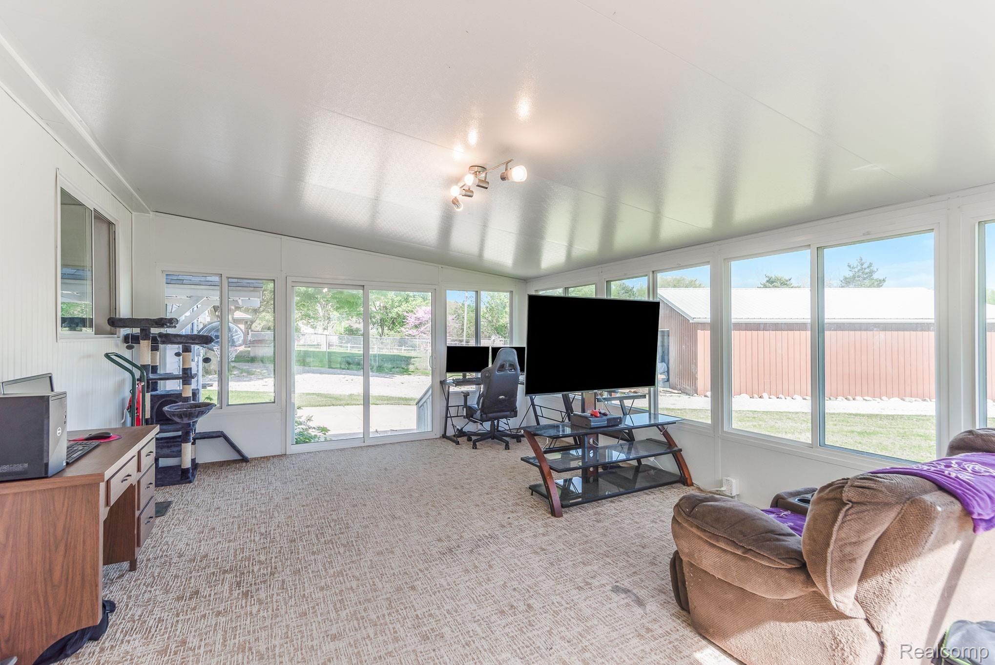 10864 Lansing Road Durand, MI 48429 - Photo 13 of 46 13.jpg