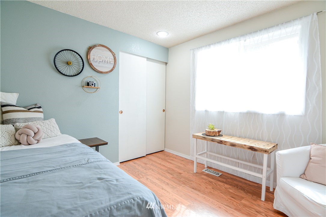 17827 29th Drive Southeast Bothell, WA 98012 - Photo 15 of 33 Gallery Image 15