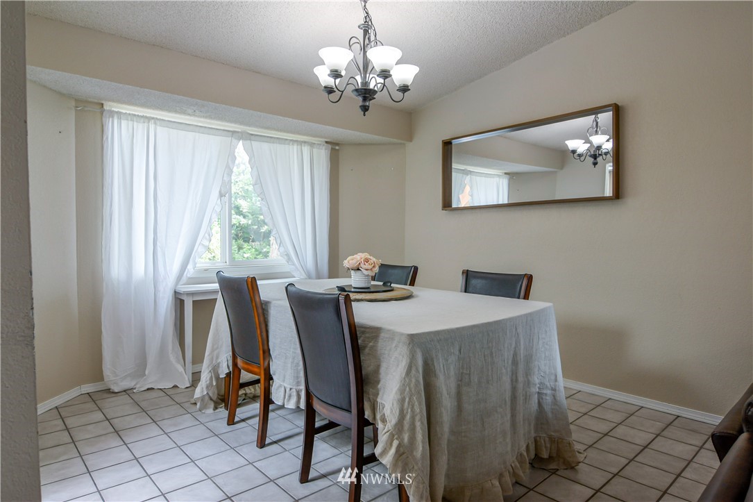 17827 29th Drive Southeast Bothell, WA 98012 - Photo 6 of 33 Gallery Image 6