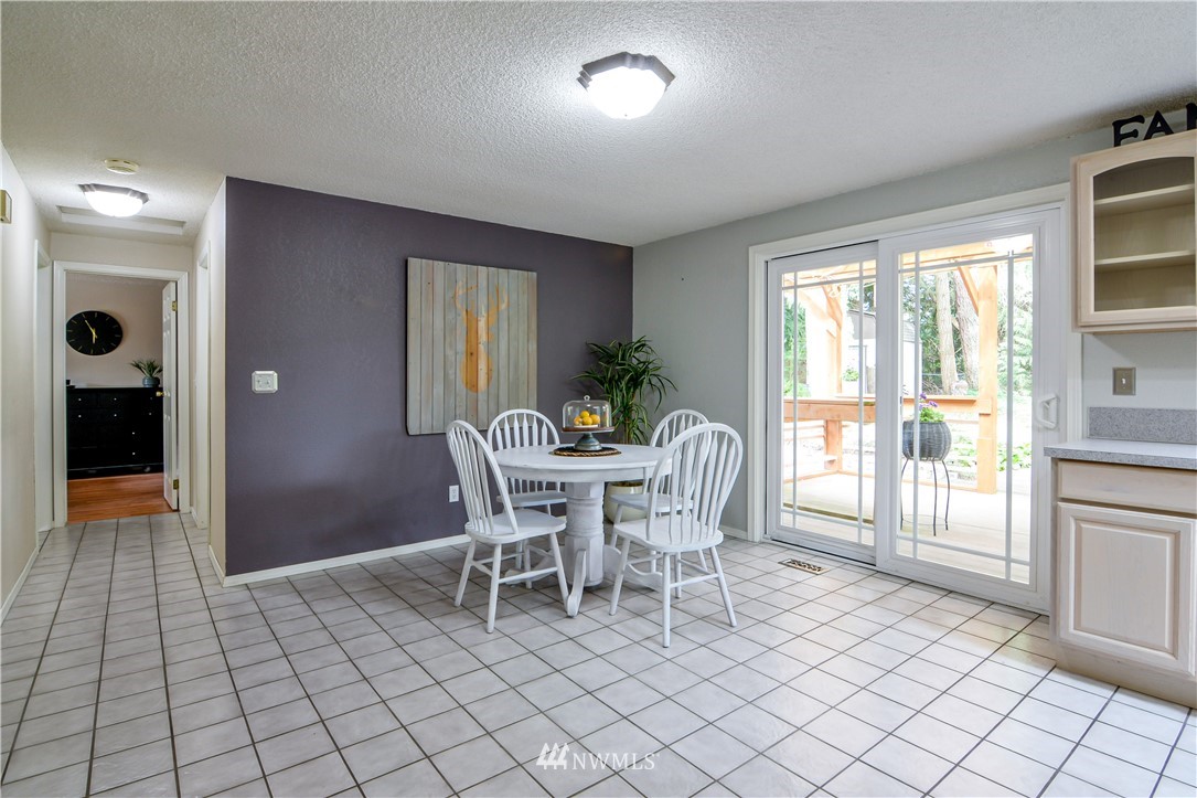17827 29th Drive Southeast Bothell, WA 98012 - Photo 8 of 33 Gallery Image 8
