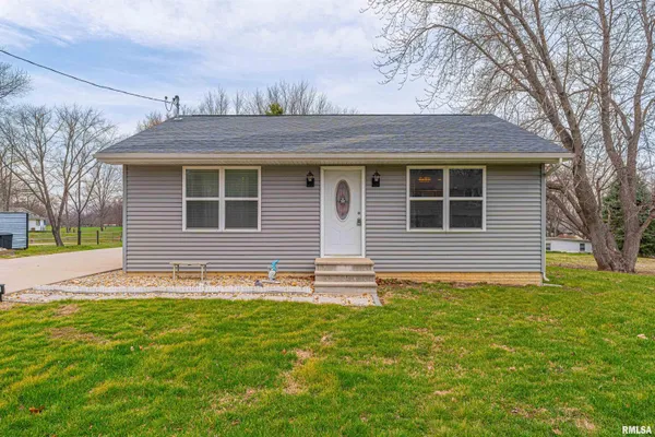 $135,000 | 305 6th Street, Waynesville, IL 61778