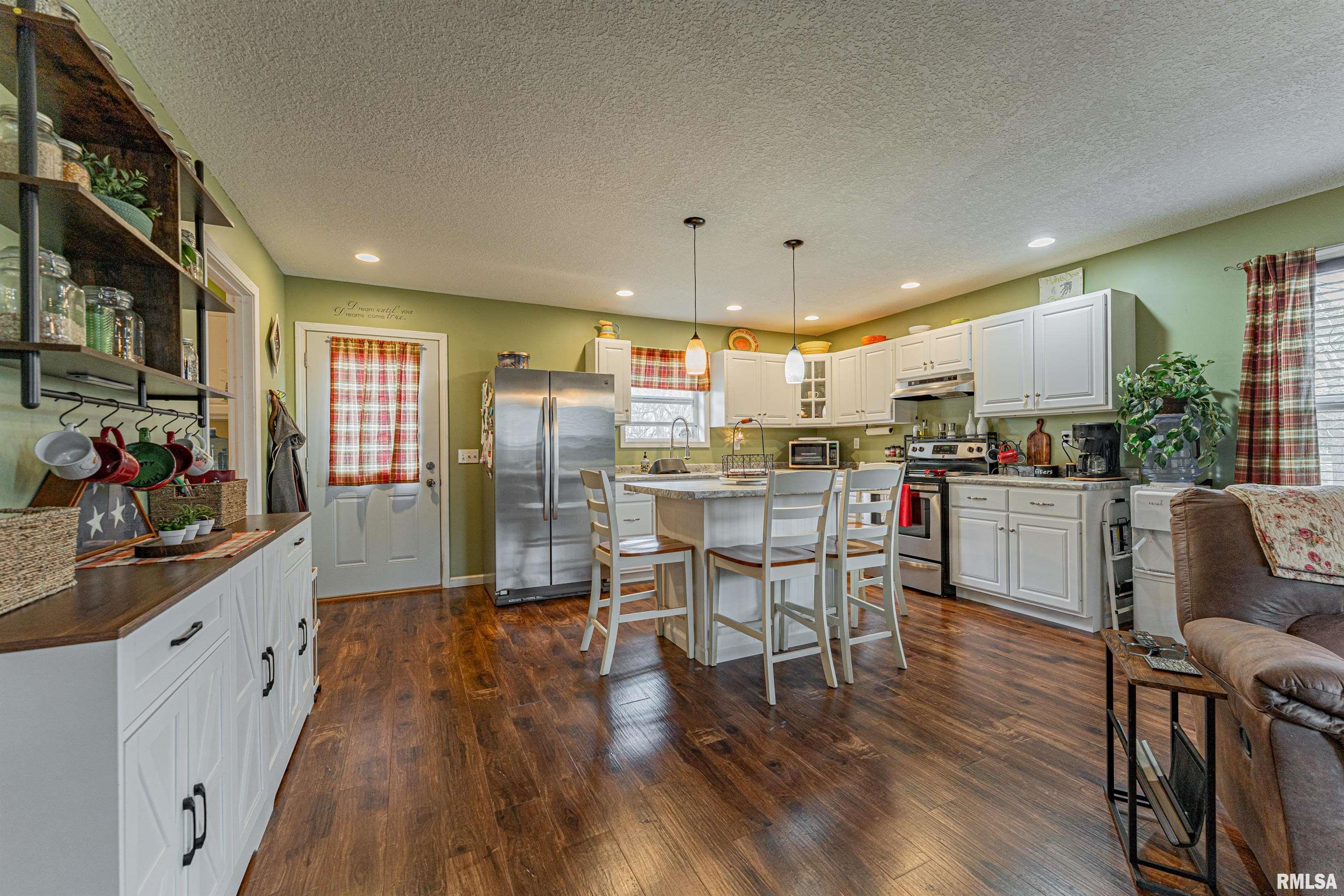 305 6th Street Waynesville, IL 61778 - Photo 11 of 26