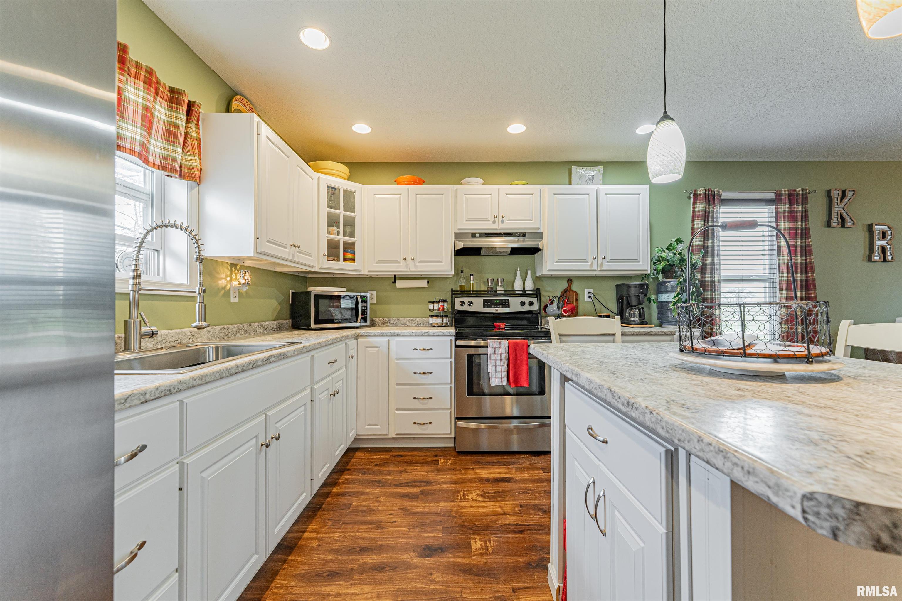 305 6th Street Waynesville, IL 61778 - Photo 13 of 26