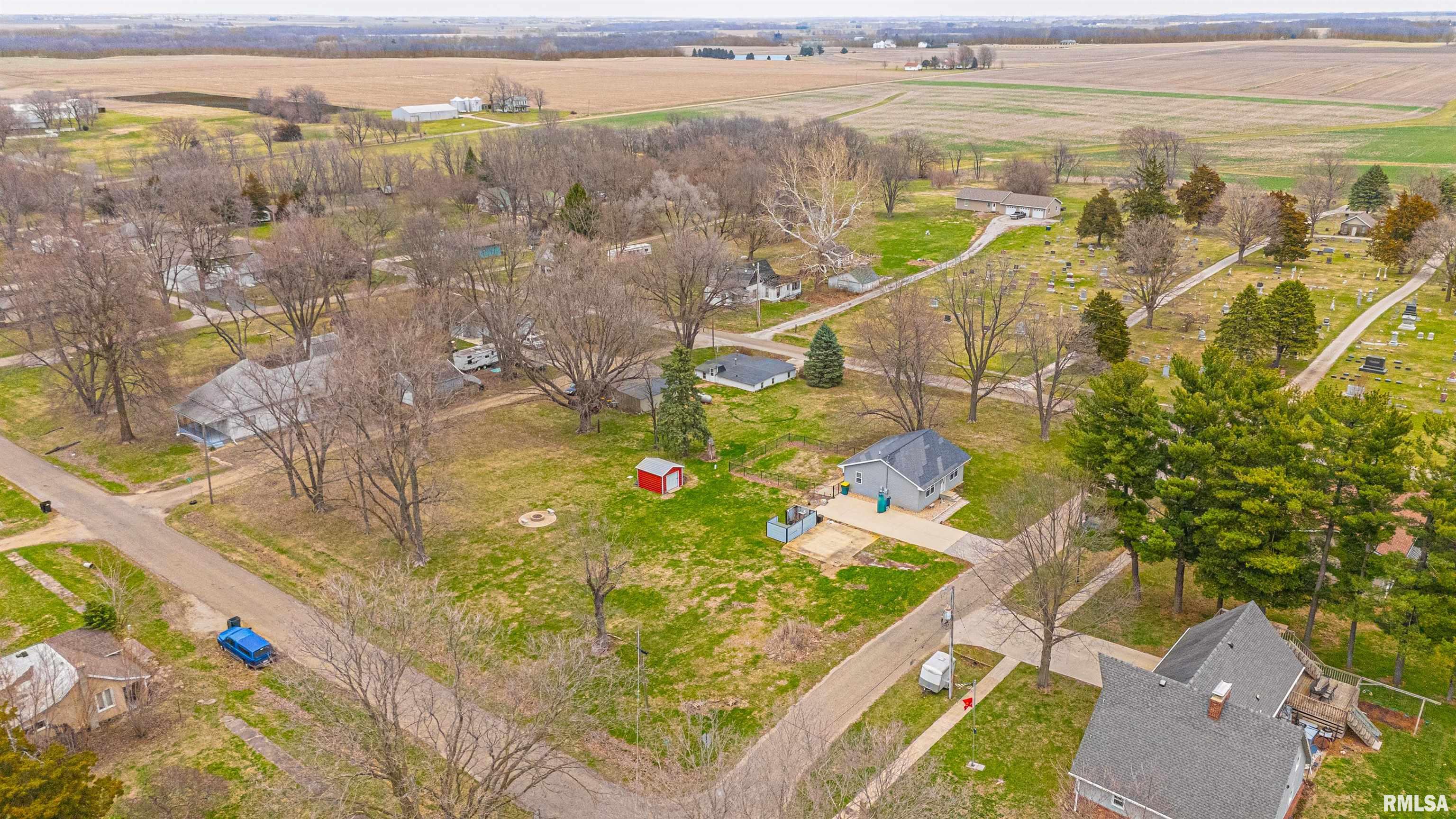 305 6th Street Waynesville, IL 61778 - Photo 5 of 26