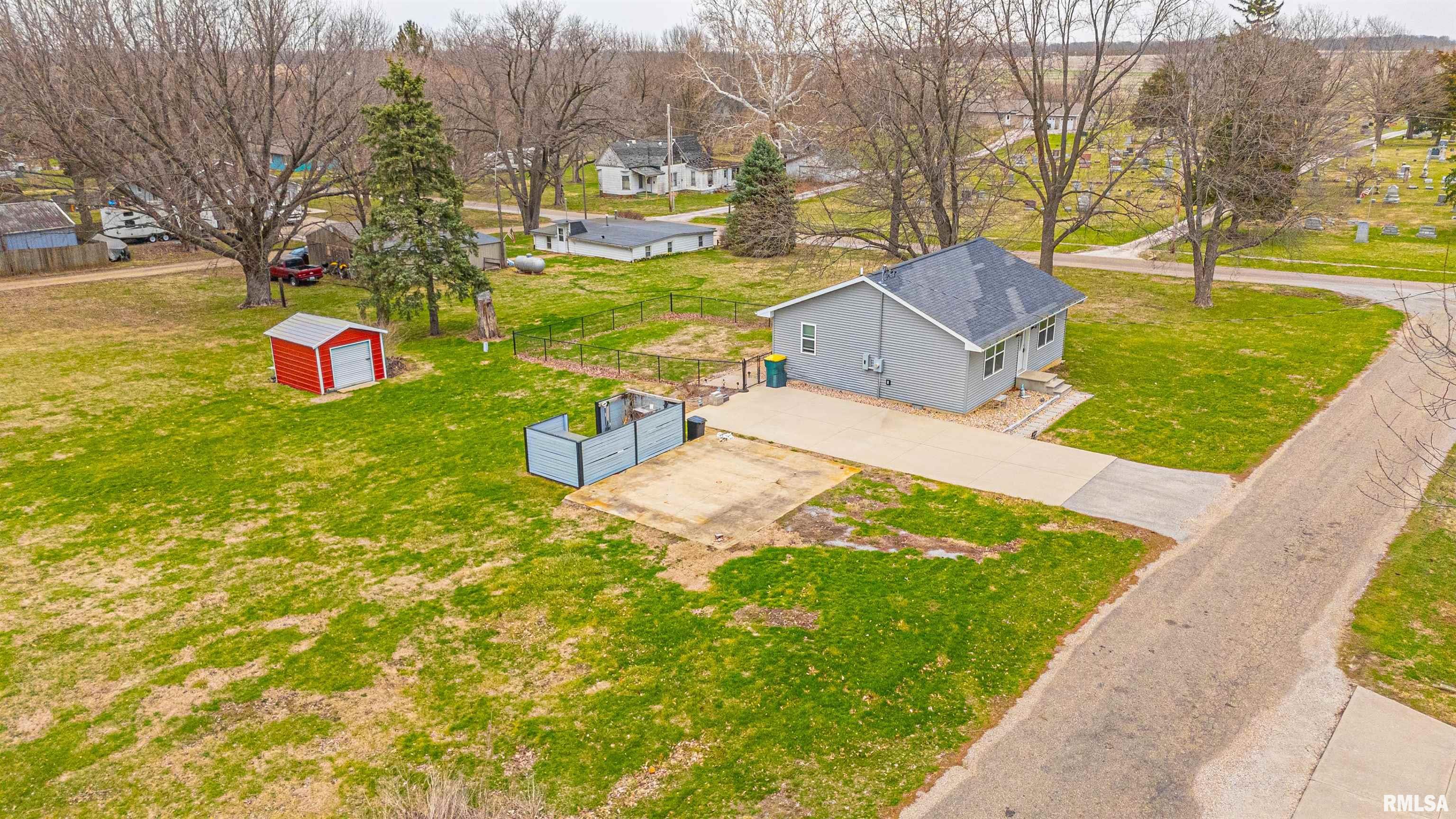 305 6th Street Waynesville, IL 61778 - Photo 6 of 26