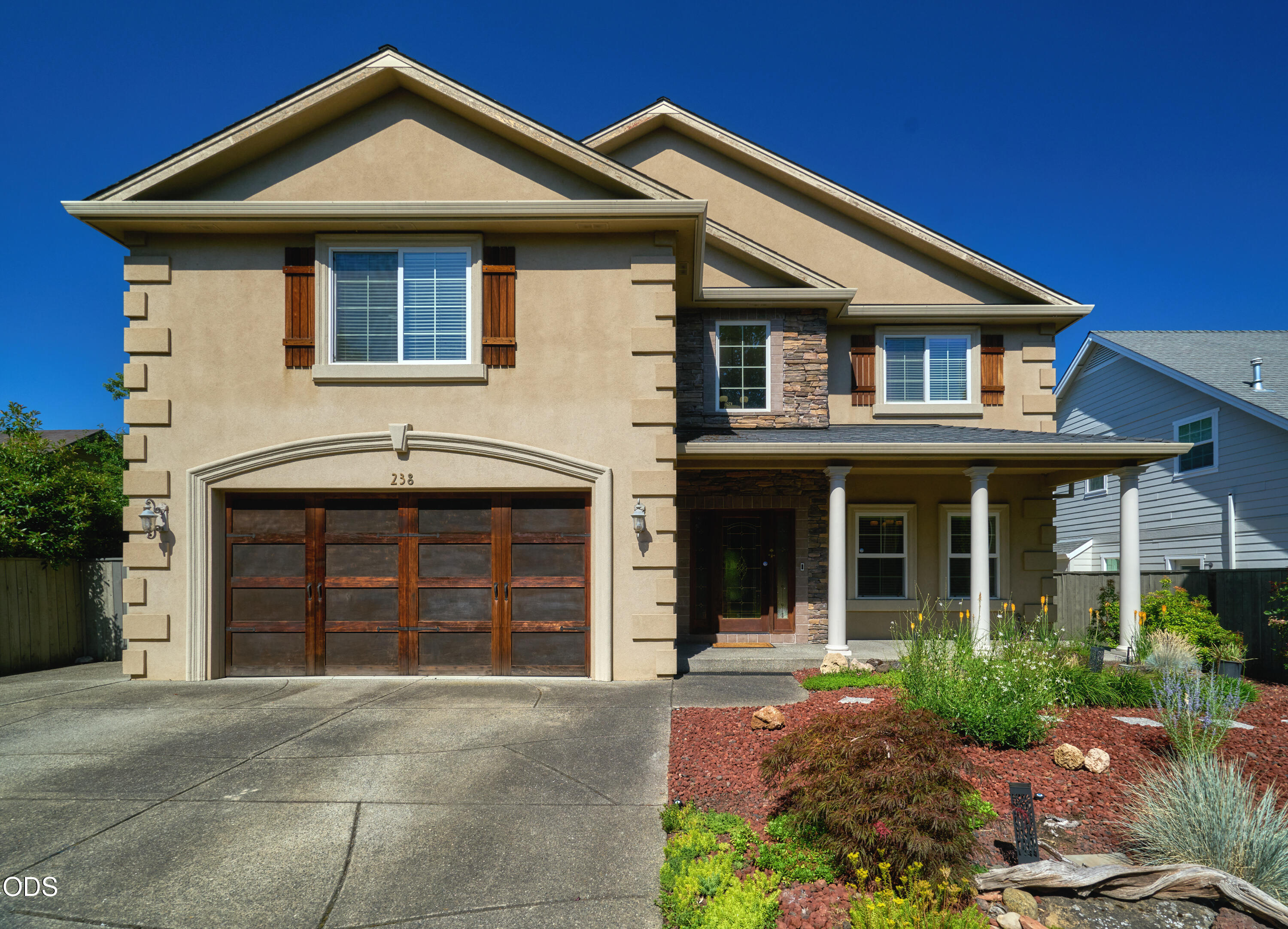 238 Fieldbrook Court Medford, OR 97504 - Photo 2 of 61