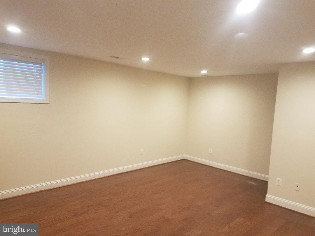 1152 Wimbledon Drive McLean, VA 22101 - Photo 15 of 37 an empty room with a empty space and a window