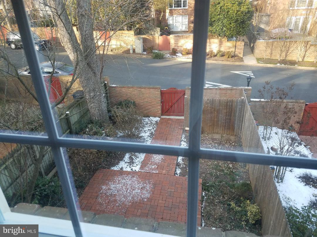 1152 Wimbledon Drive McLean, VA 22101 - Photo 37 of 37 a view of a street from a balcony