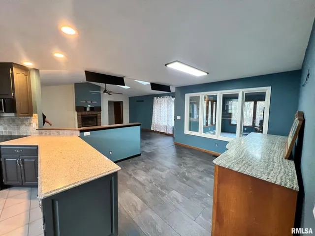 $274,990 | 704 Bayside Circle, Germantown Hills, IL 61548