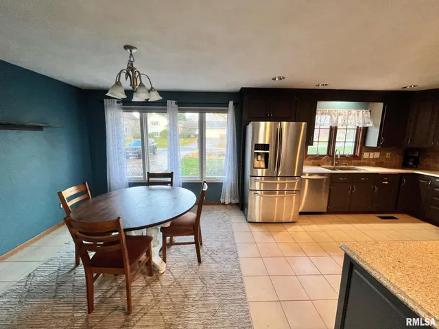 $274,990 | 704 Bayside Circle, Germantown Hills, IL 61548