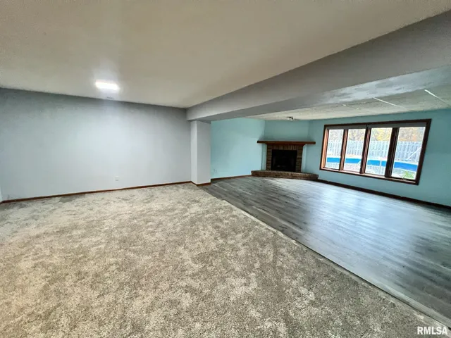 $274,990 | 704 Bayside Circle, Germantown Hills, IL 61548