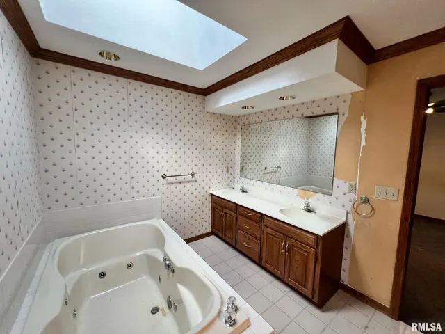 $274,990 | 704 Bayside Circle, Germantown Hills, IL 61548