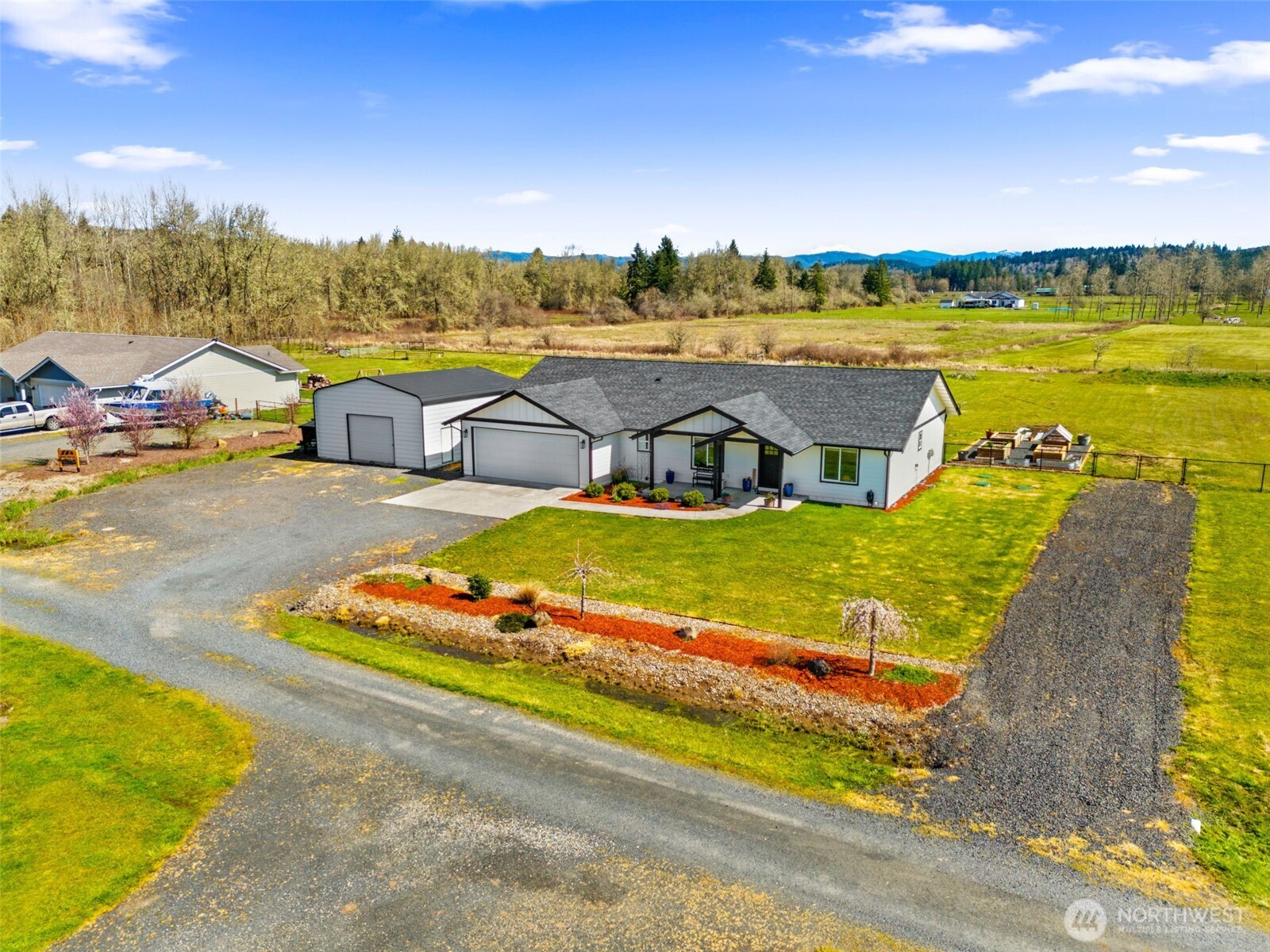 136 Faun Rae Lane Chehalis, WA 98532 - Photo 3 of 37