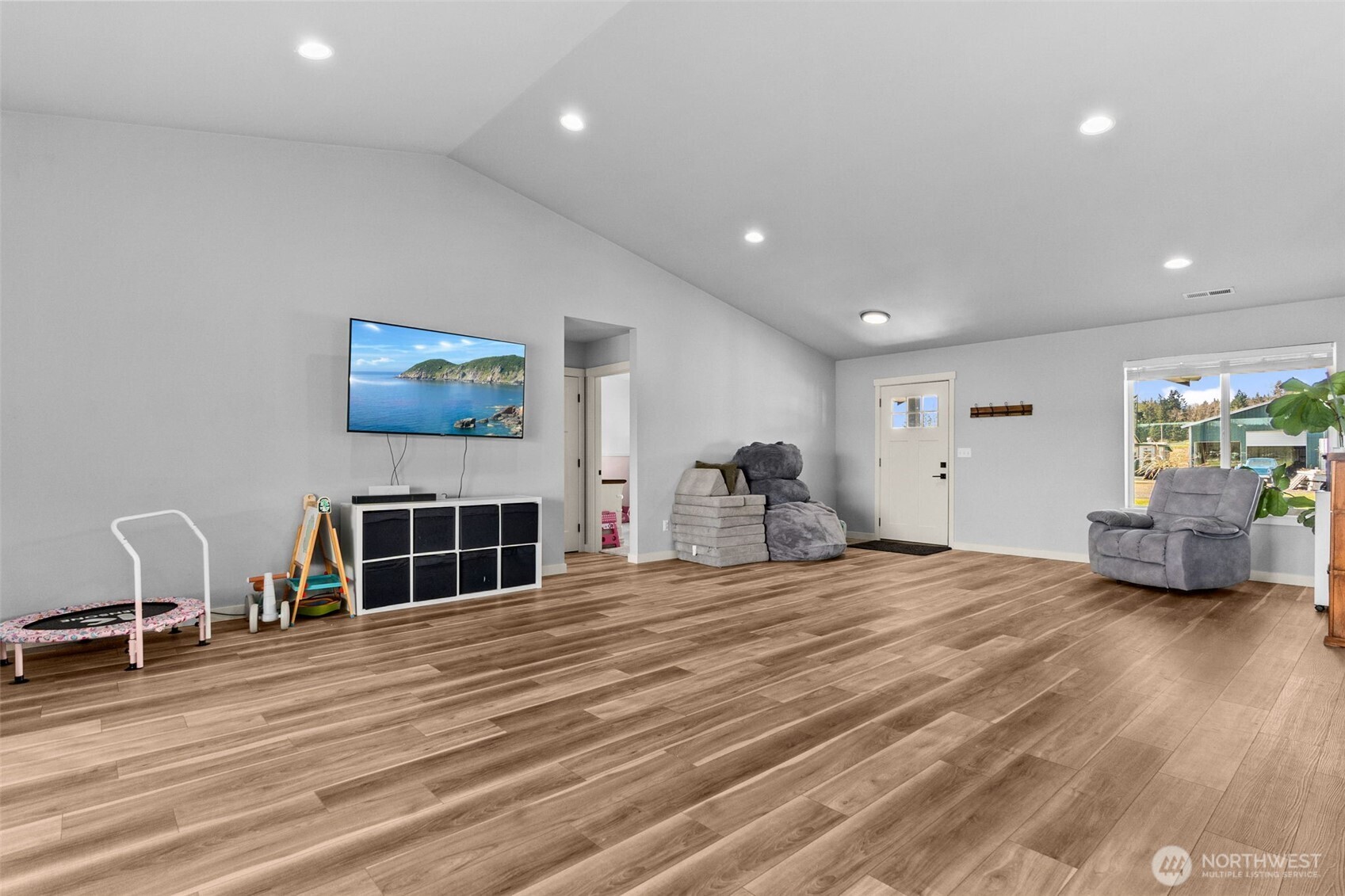 136 Faun Rae Lane Chehalis, WA 98532 - Photo 4 of 37