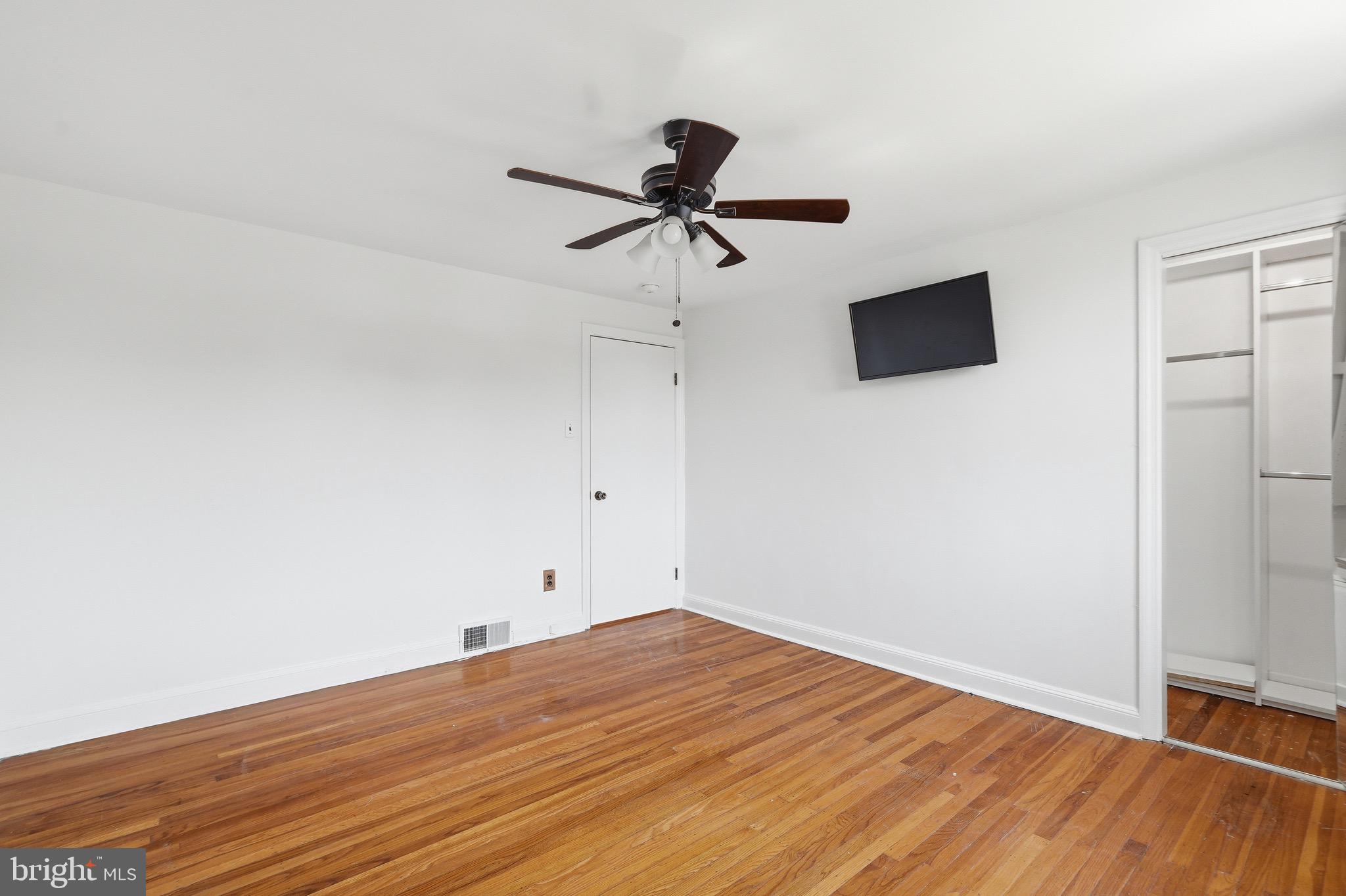 133 Willowbrook Road Clifton Heights, PA 19018 - Photo 22 of 35 Primary Bedroom