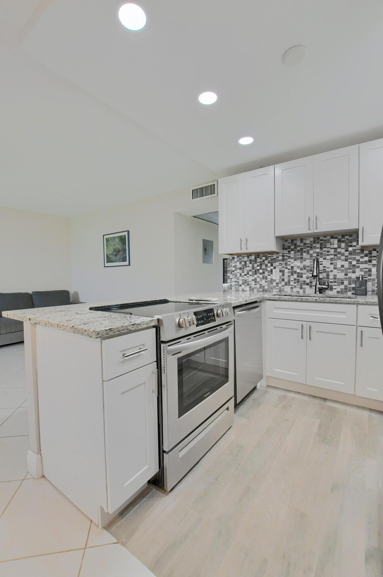 3017 Guildford East, Unit 3017 Boca Raton, FL 33434 - Photo 5 of 49 08_ebf_1192-hdr(5)