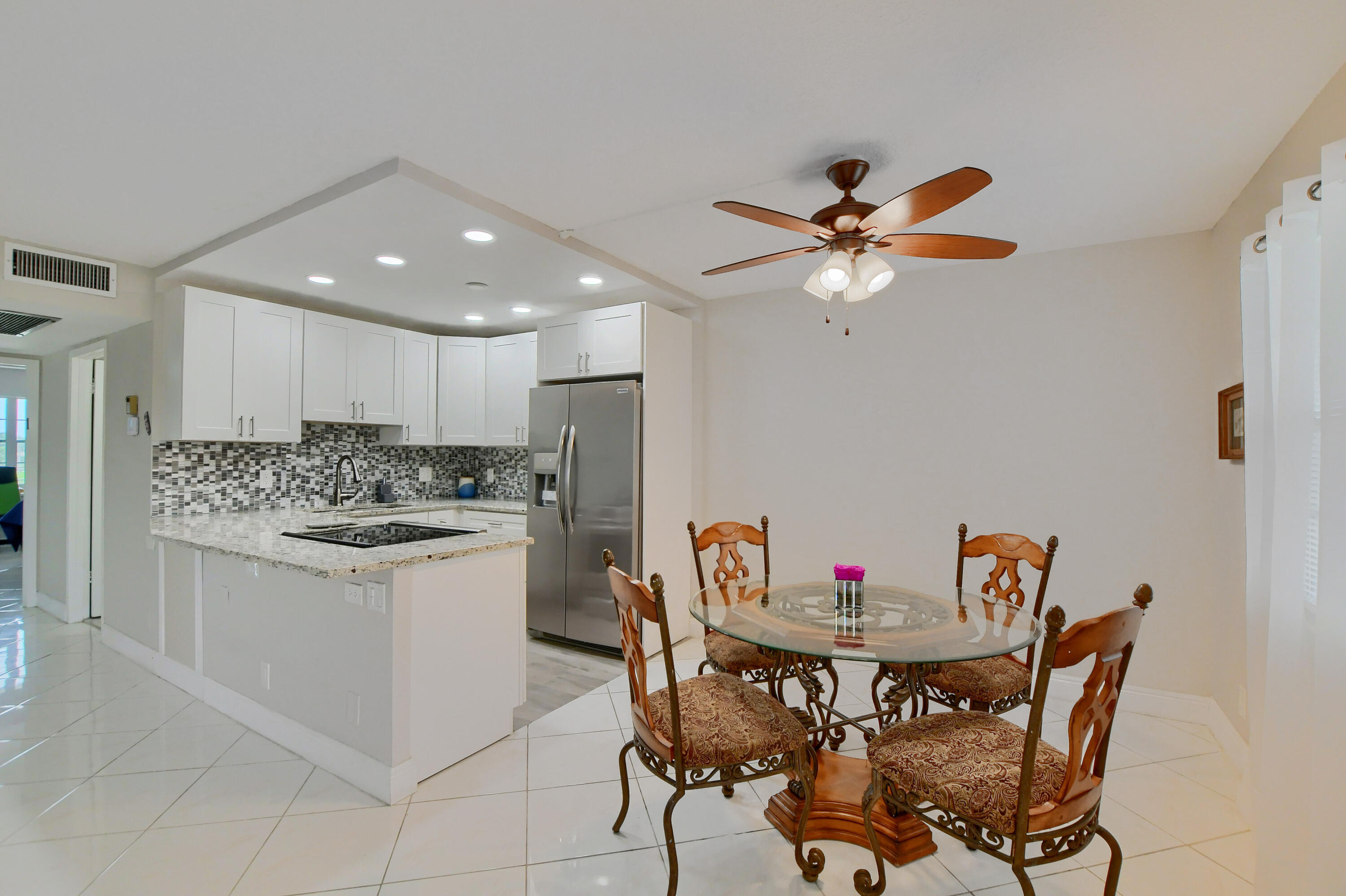 3017 Guildford East, Unit 3017 Boca Raton, FL 33434 - Photo 7 of 49 06_ebf_1182-hdr(5)
