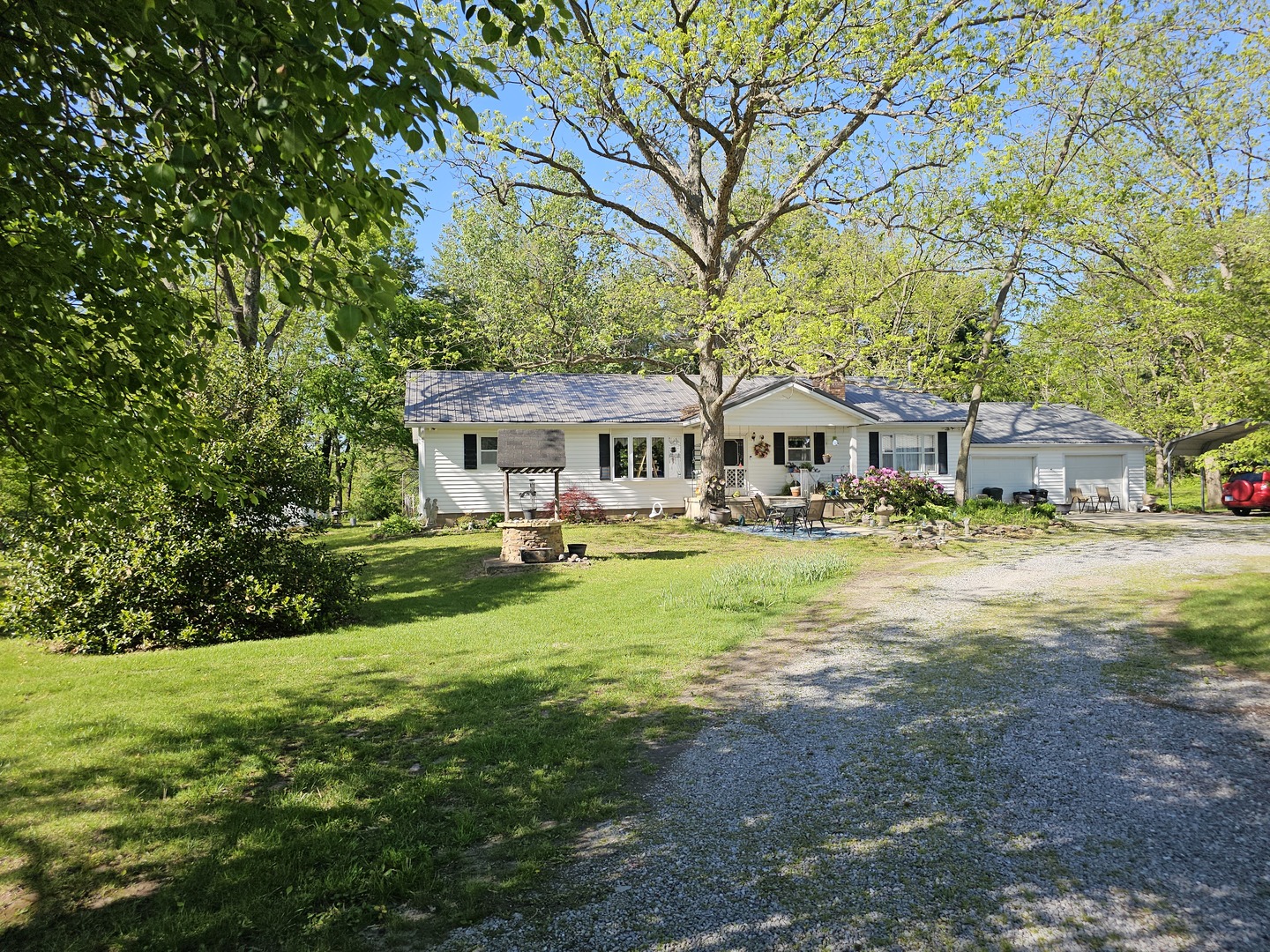 9758 East Richview Road Mount Vernon, IL 62864 - Photo 2 of 40