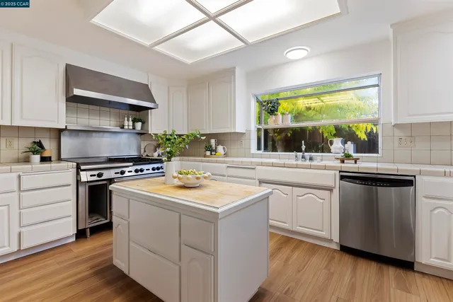 $1,295,000 | 1412 Conejo Way, Walnut Creek, CA 94597