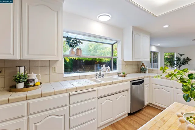 $1,295,000 | 1412 Conejo Way, Walnut Creek, CA 94597