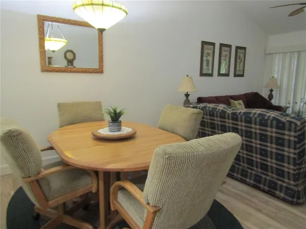 $4,300 | 4757 Winslow Beacon, Unit 20, Sarasota, FL 34235