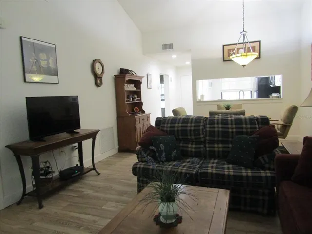 $4,300 | 4757 Winslow Beacon, Unit 20, Sarasota, FL 34235