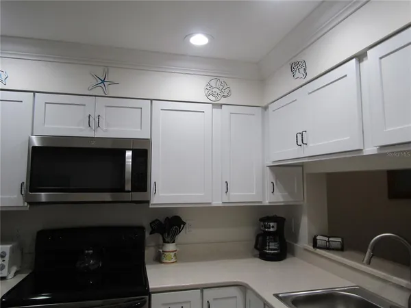 $4,300 | 4757 Winslow Beacon, Unit 20, Sarasota, FL 34235
