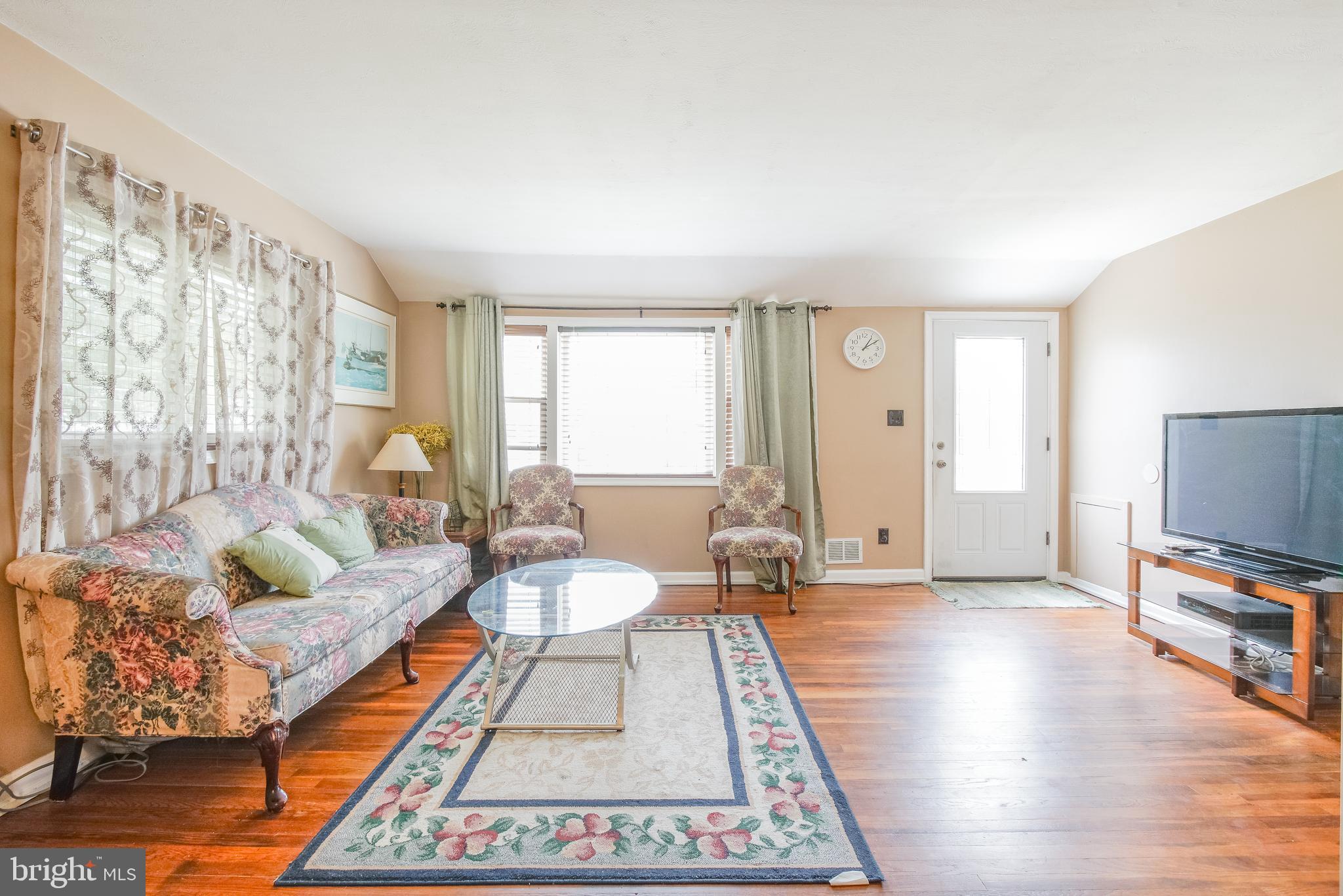 12821 Holdridge Road Silver Spring, MD 20906 - Photo 3 of 32 Gallery Image 3