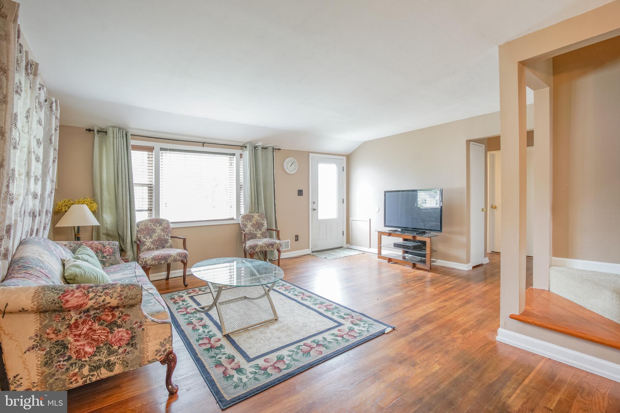 12821 Holdridge Road Silver Spring, MD 20906 - Photo 4 of 32 Gallery Image 4