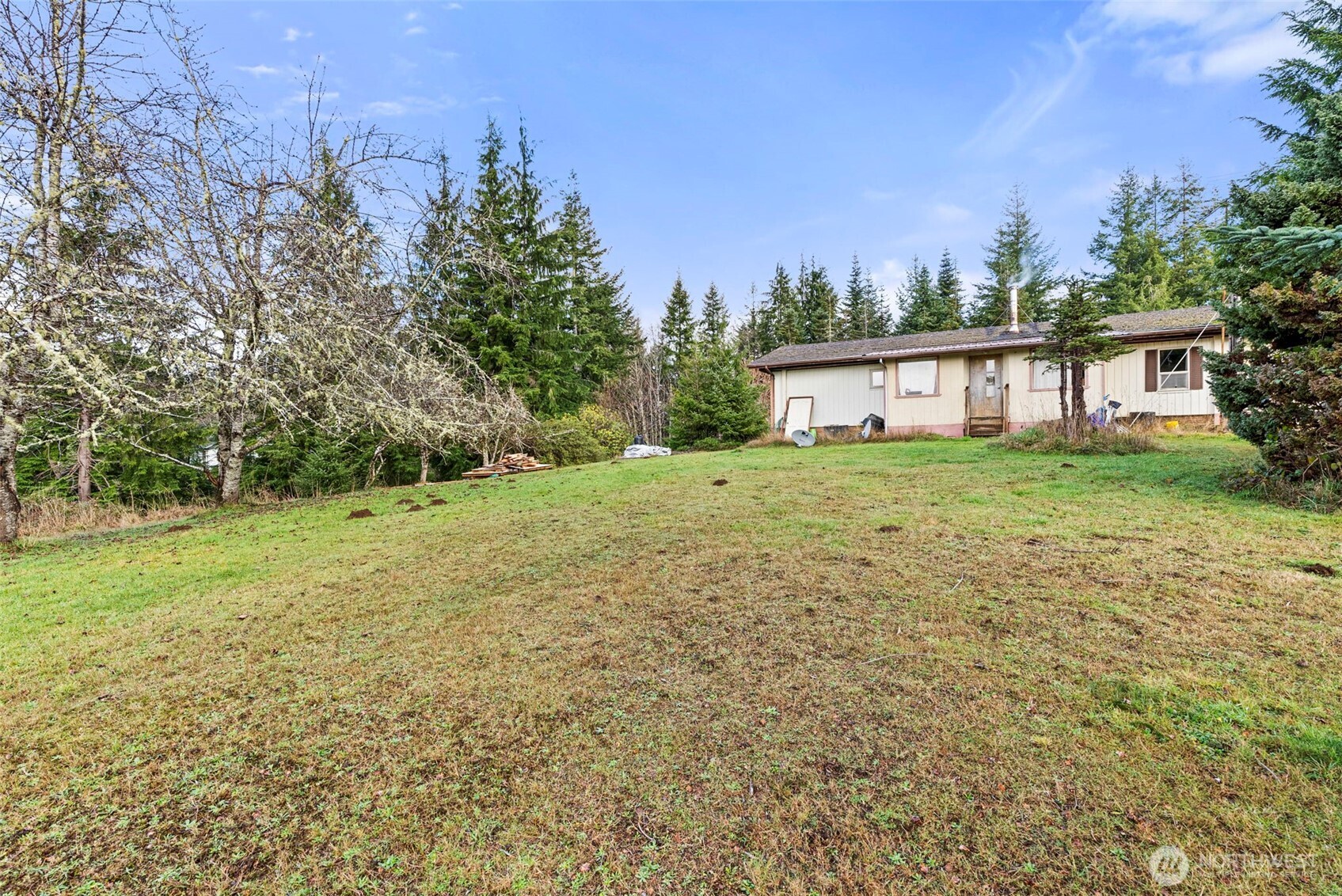 2700 Mallis Landing Road Raymond, WA 98577 - Photo 24 of 33 a house view with a garden space