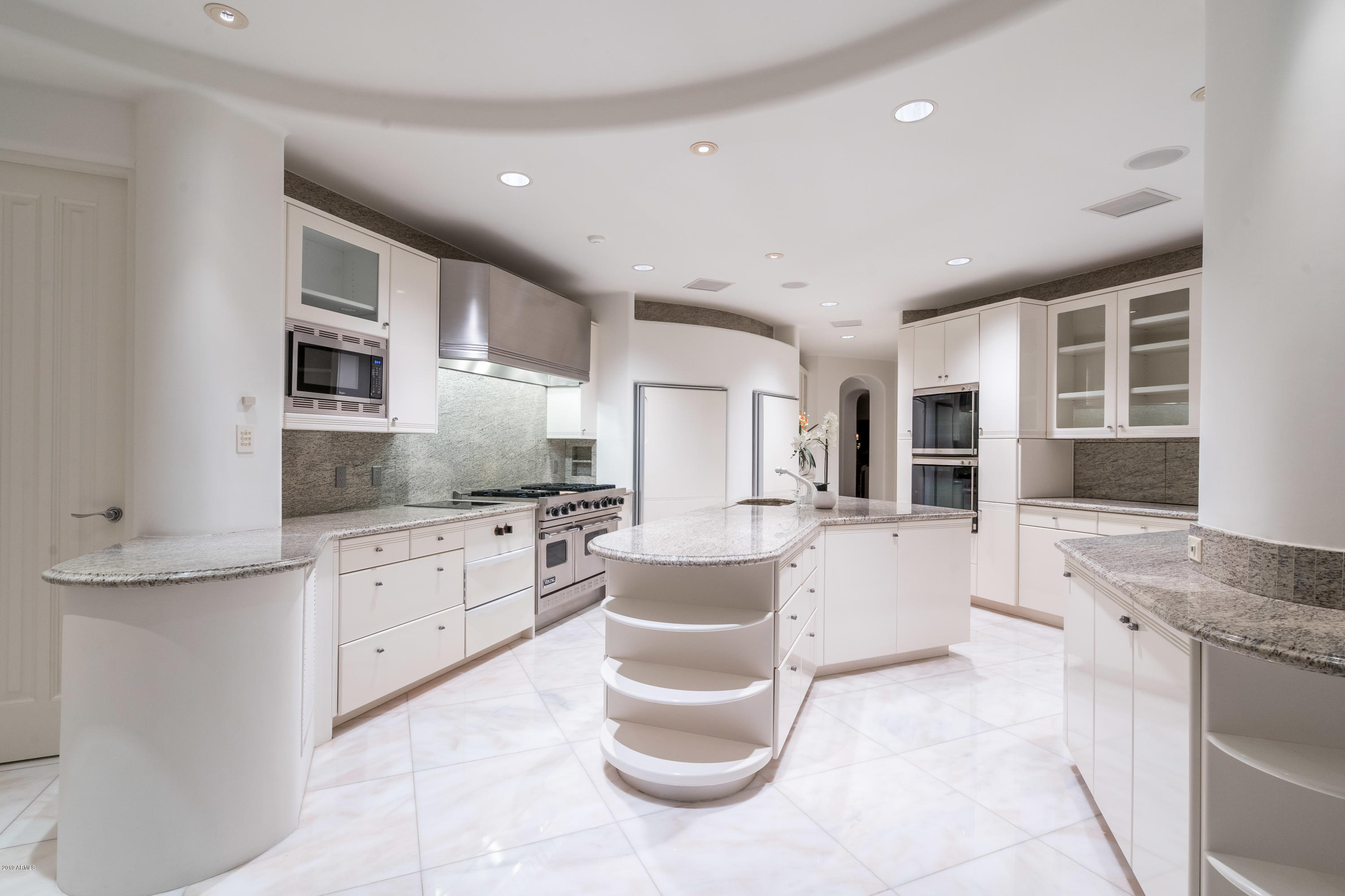 7011 North Invergordon Road Paradise Valley, AZ 85253 - Photo 11 of 38 Kitchen