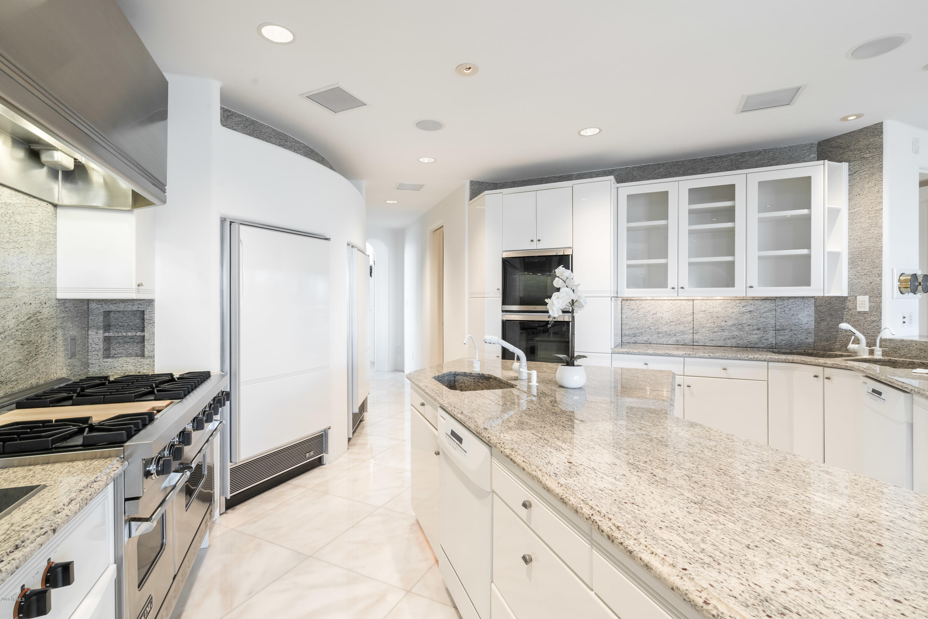 7011 North Invergordon Road Paradise Valley, AZ 85253 - Photo 12 of 38 Kitchen