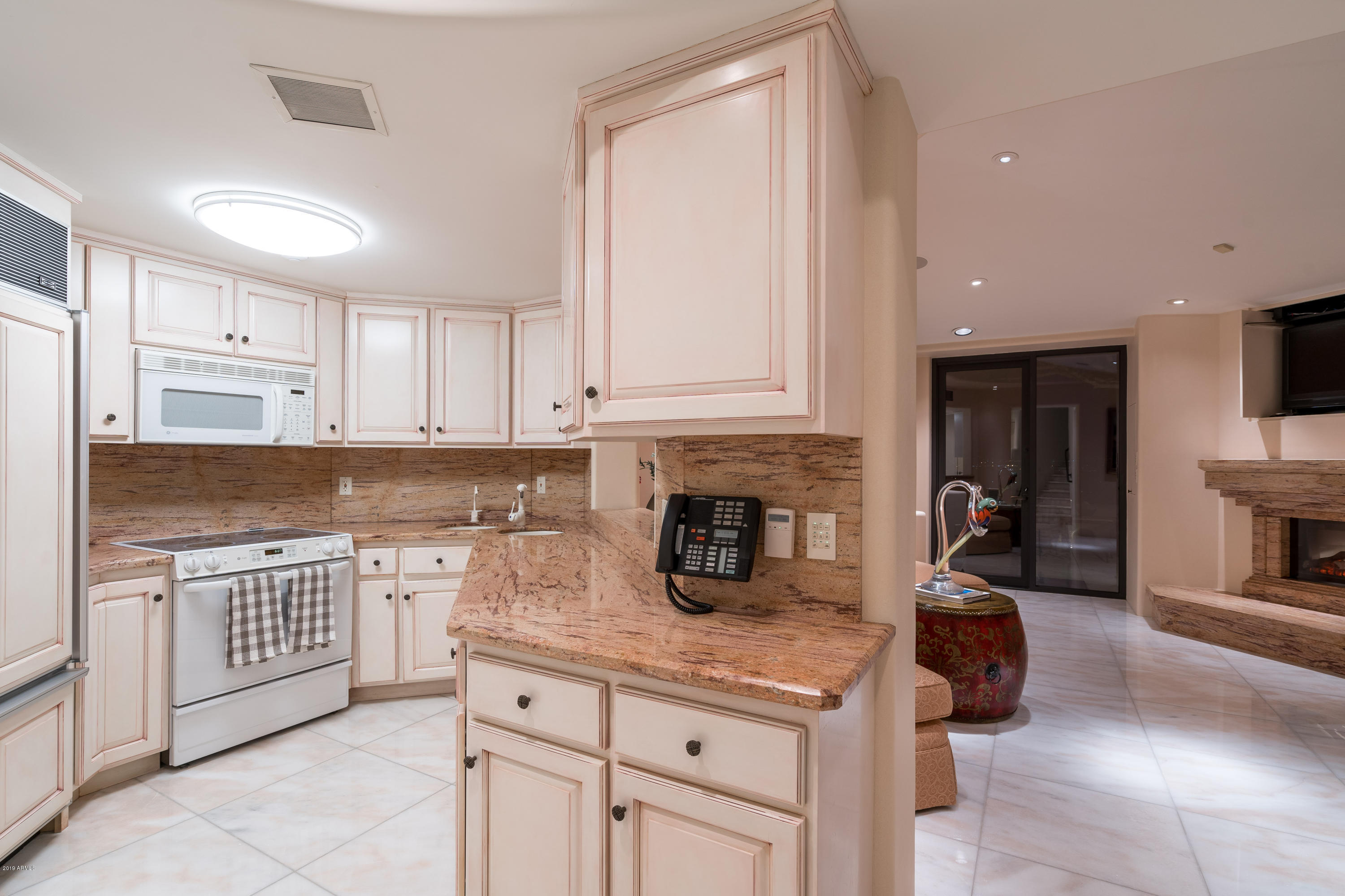 7011 North Invergordon Road Paradise Valley, AZ 85253 - Photo 23 of 38 Downstairs Guest Kitchen