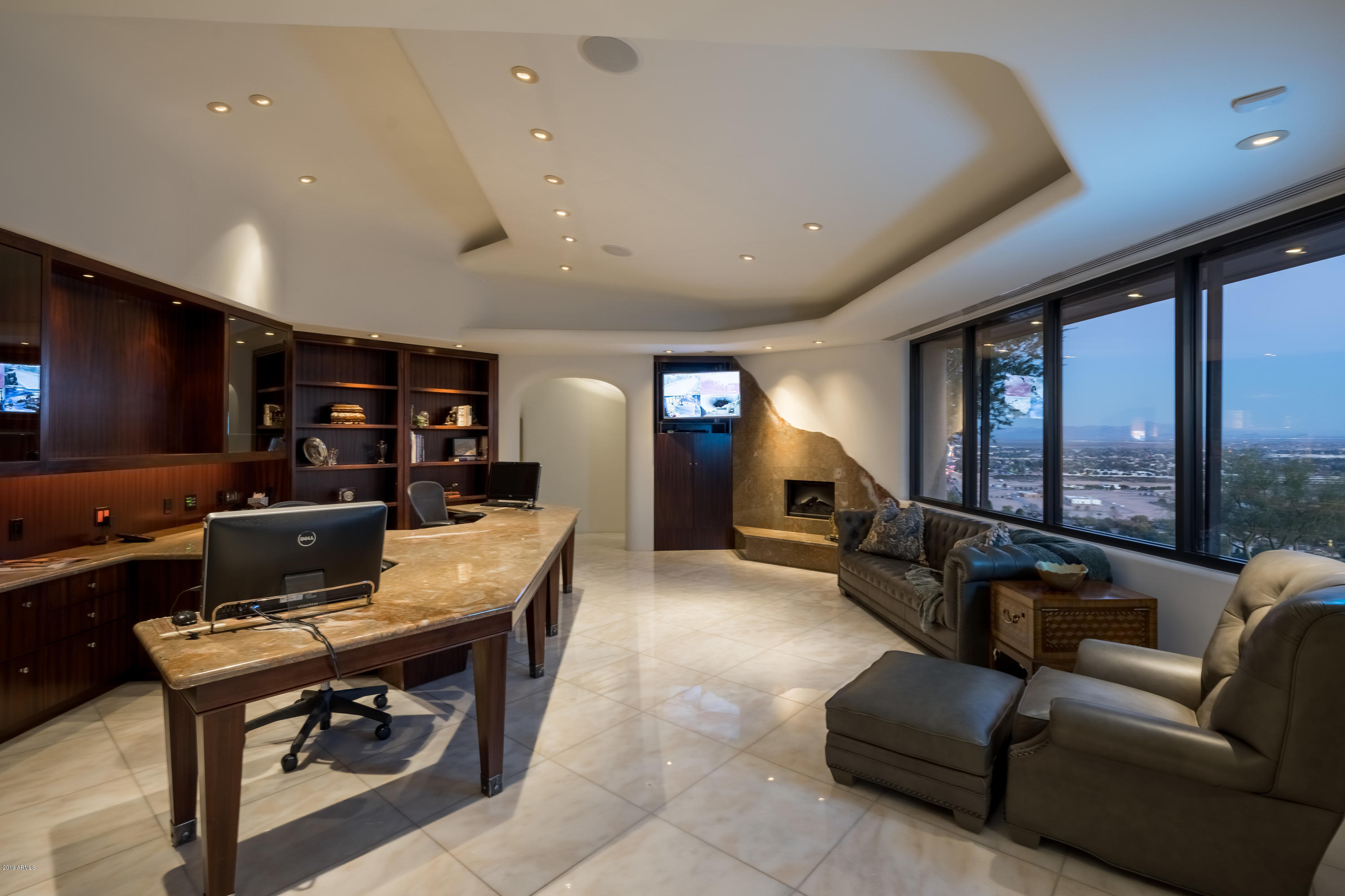 7011 North Invergordon Road Paradise Valley, AZ 85253 - Photo 27 of 38 Office w/ Camelback View