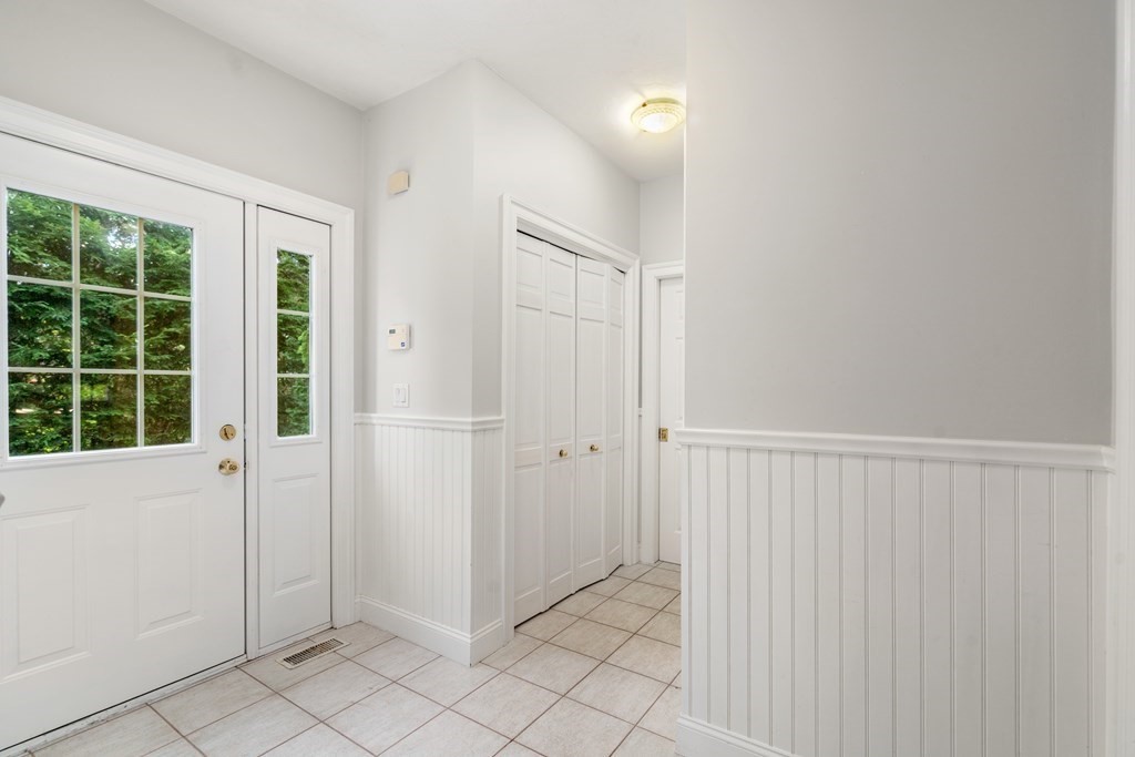 67 Smith Street Wellesley, MA 02482 - Photo 11 of 27